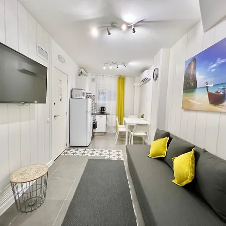 Cozy Apartment, Wifi! Santa Coloma de Gramenet