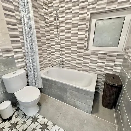 Cozy Apartment, Wifi! Apartment Santa Coloma de Gramenet